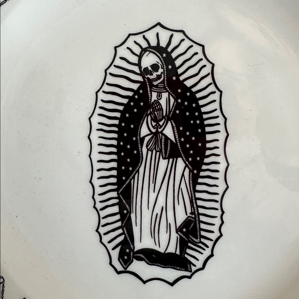 THE SANTA MUERTE SALAD/DESSERT PLATE NWOT - Picture 5 of 7